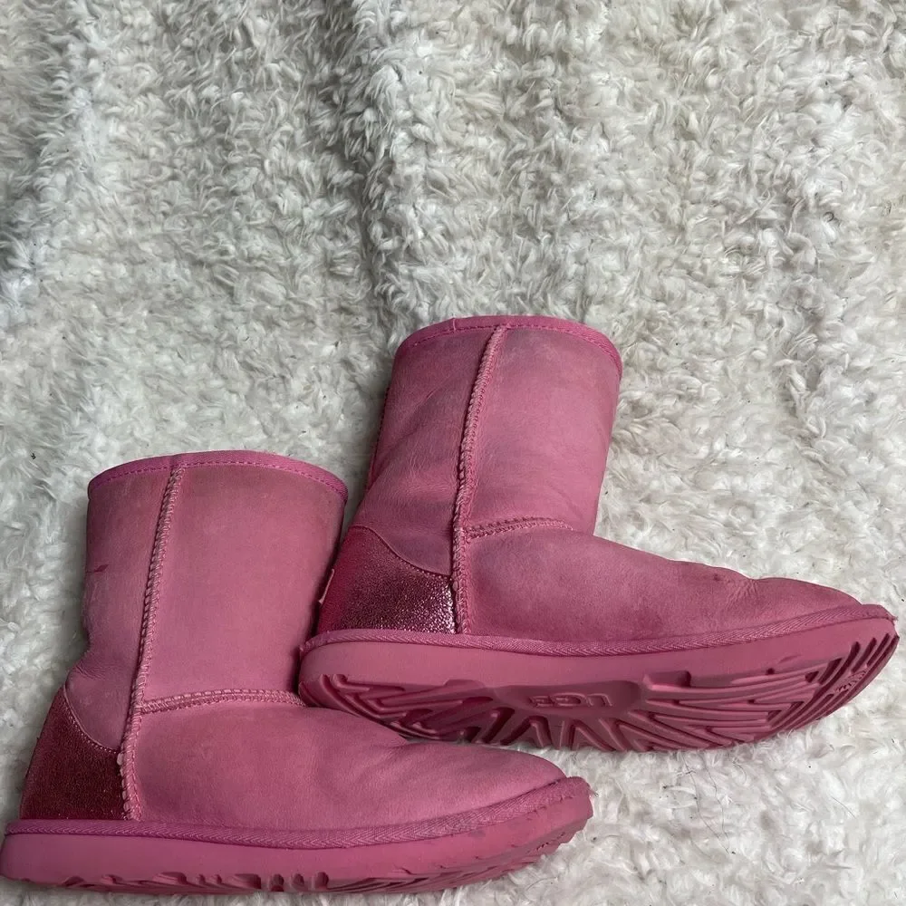 UGG Girl's Classic II Glitz  pink leather suede Wool Lined Pull-On Boots SZ5